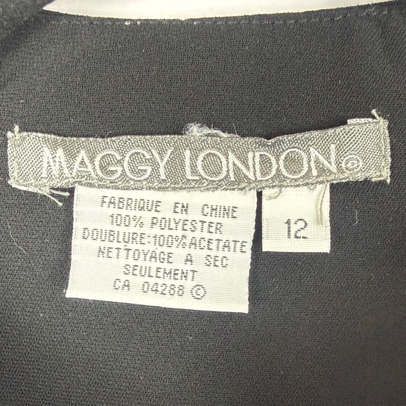 Maggy London Vintage Black Top Cream Floral Appliqué Sleeveless Top Size 12 - Picture 3 of 10